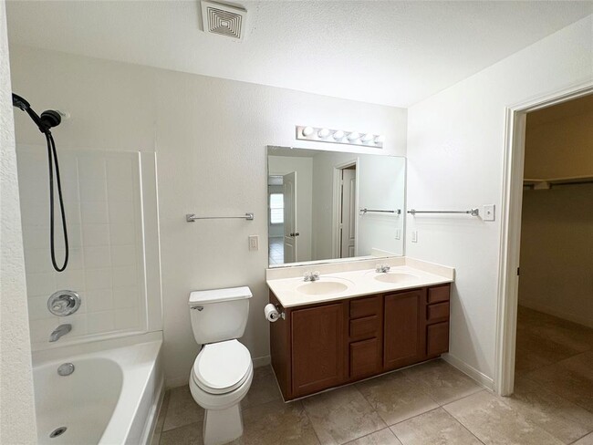 Building Photo - 2502 Perkins Pl