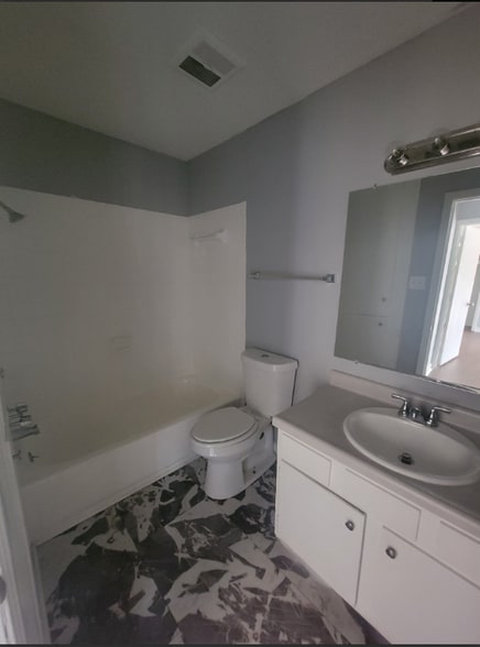 Building Photo - 225 W McDowell Rd