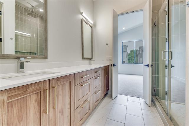 Building Photo - 5609 Live Oak St