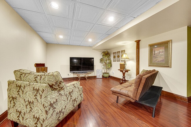Building Photo - 10700 Churchill Dr