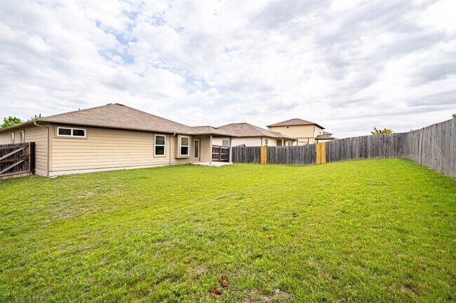 Building Photo - 219 Frio River Trail