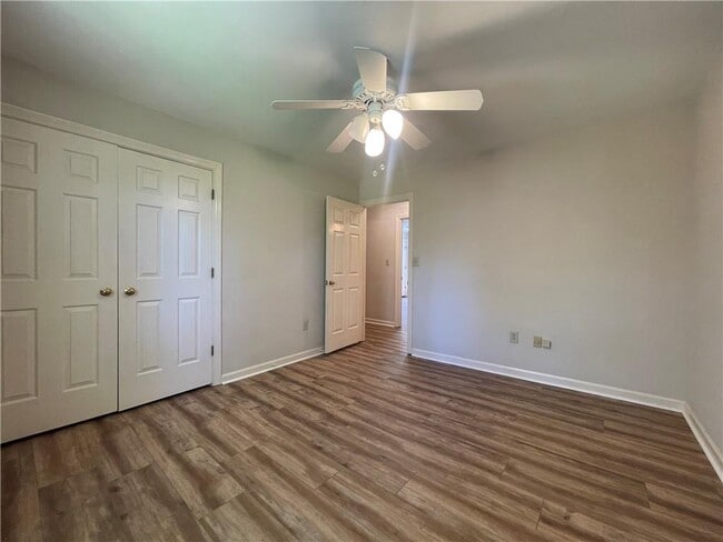 Building Photo - 1160 Old Windsor Pkwy