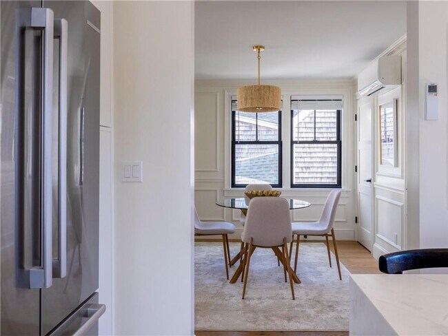 Building Photo - 7 Dearborn St