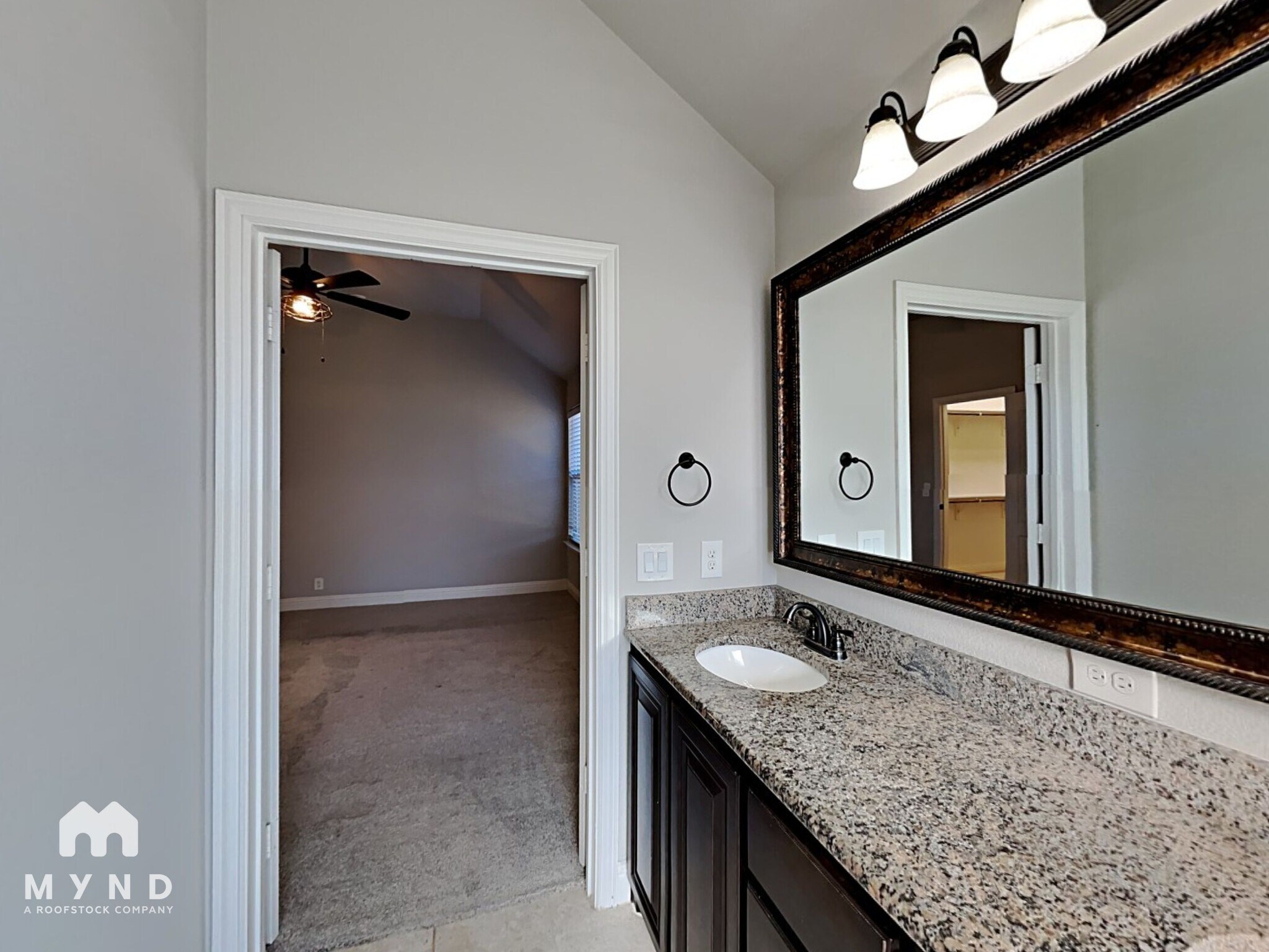 Building Photo - 4424 Oak Bluff Dr