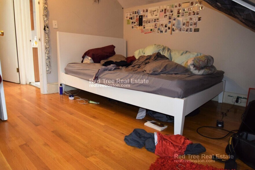 Building Photo - 216 Freeman St