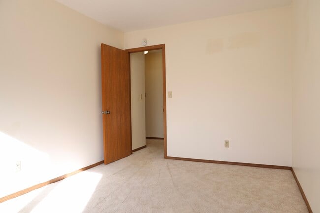 Building Photo - 1204 Devonshire Ln