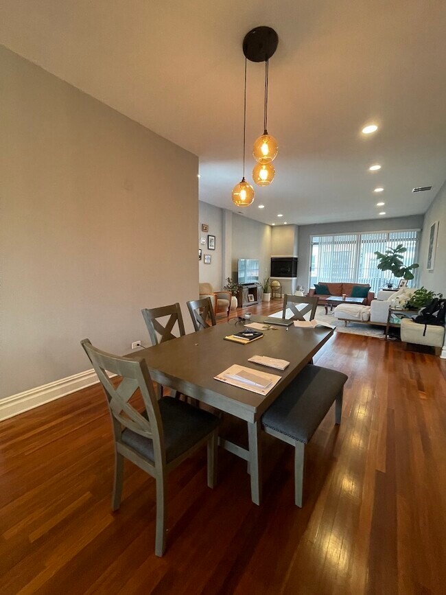 Building Photo - 1746-52 W North Ave