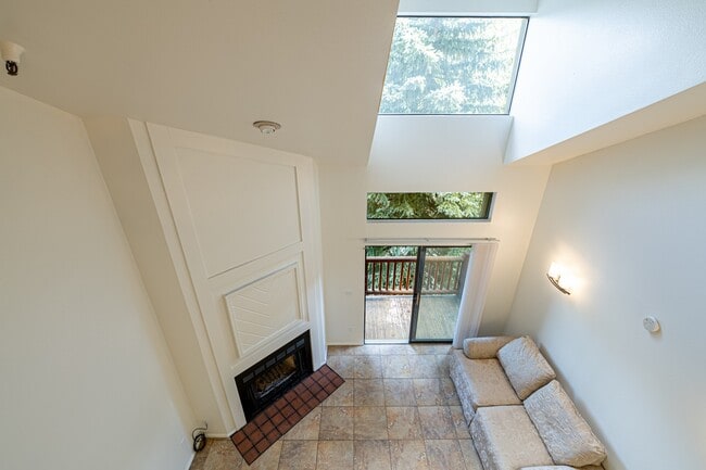 Building Photo - Condo in Historic Old Town
