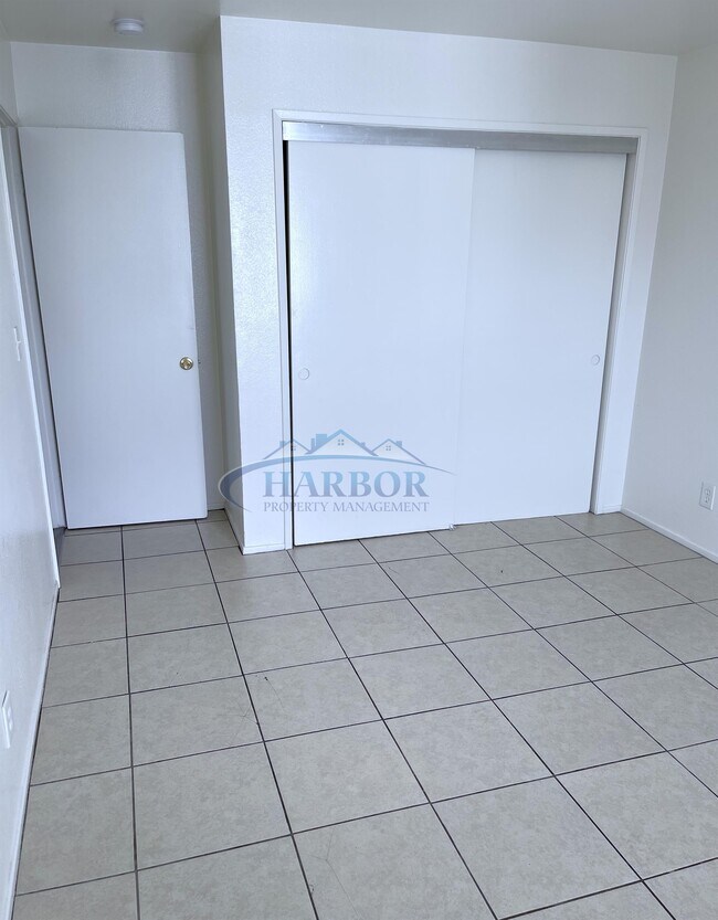 Building Photo - 1218 Long Beach Blvd