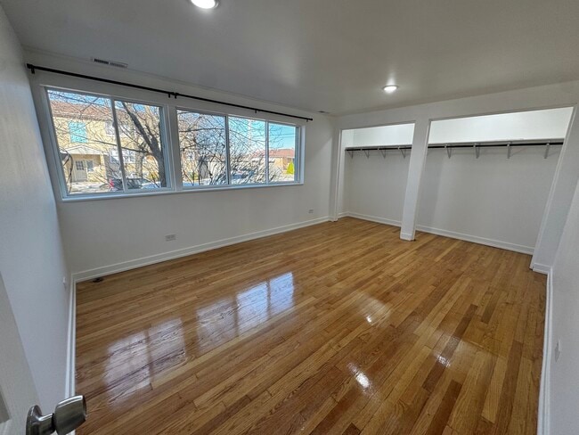 Building Photo - 4656 W 87th St