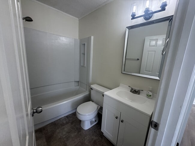 Building Photo - 122 Timbers Dr