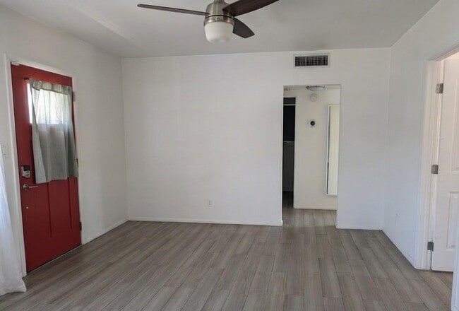 Building Photo - 1517 E Roosevelt St