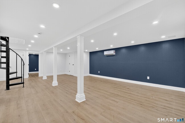 Building Photo - 6 Brighton St