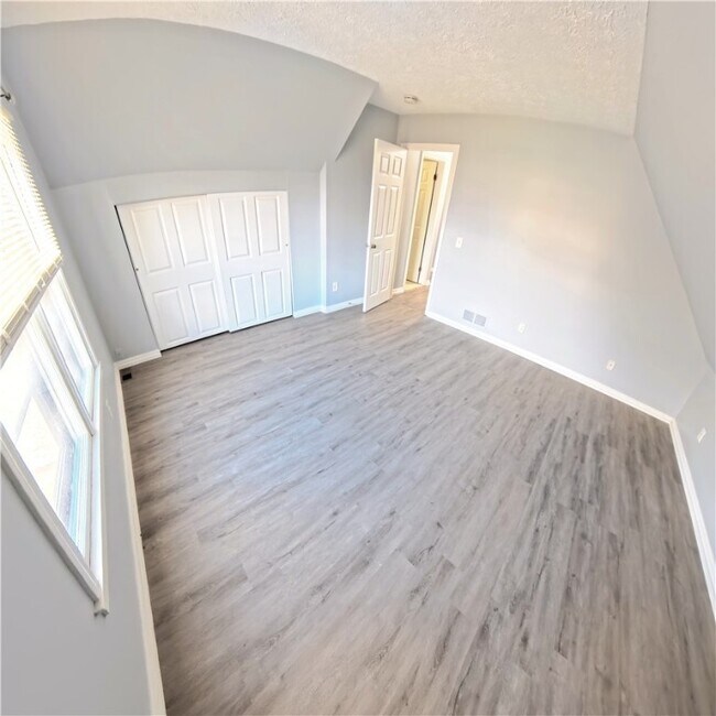 Building Photo - 14 Atkinson St