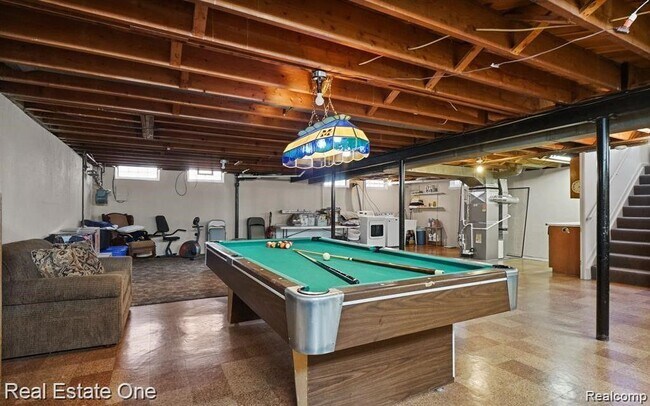 Building Photo - 6900 Crestwood St