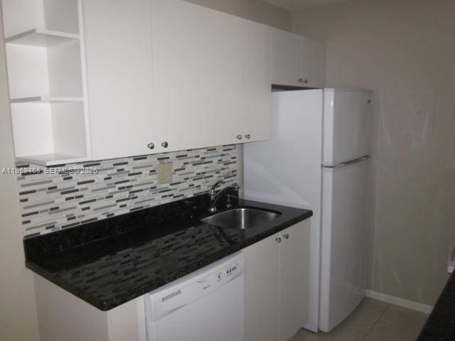 Building Photo - 10738 N Kendall Dr