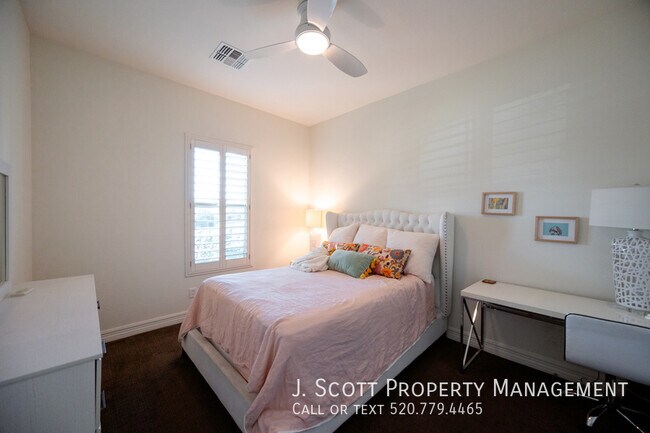 Building Photo - 15646 W Ashland Ave