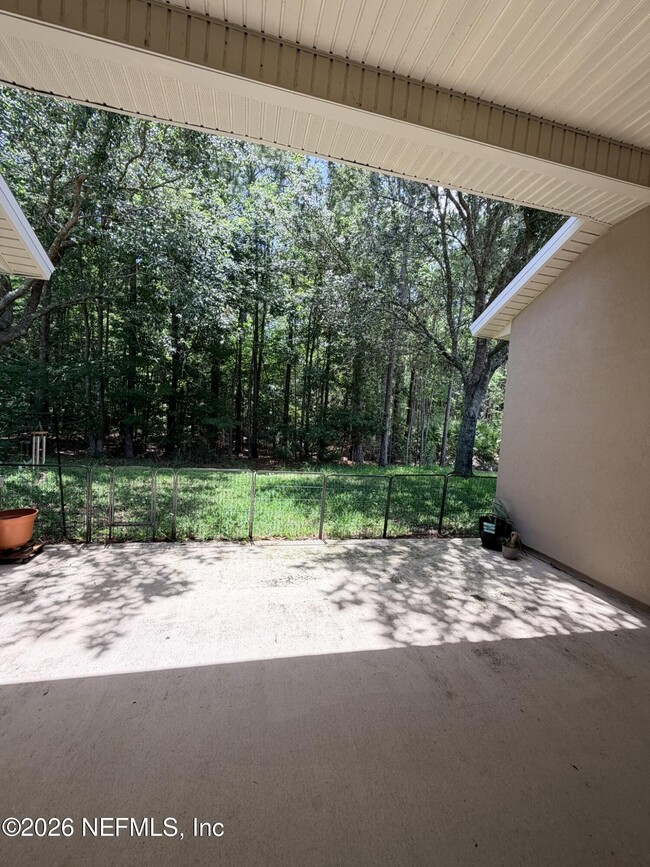 Building Photo - 2411 Golfview Dr