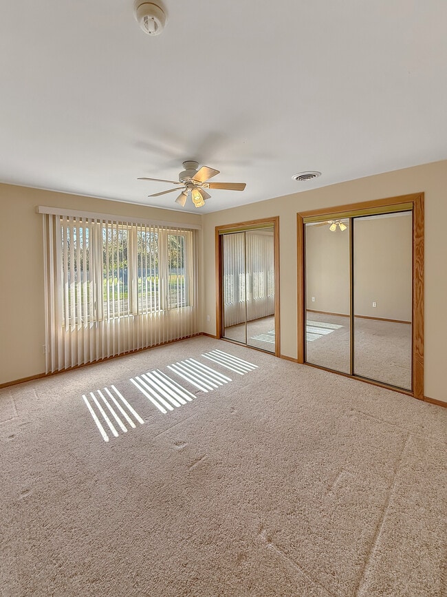 Building Photo - 33053 Pamrich Dr