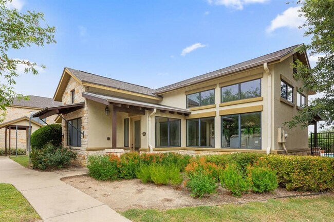 Building Photo - 2101 Town Centre Dr
