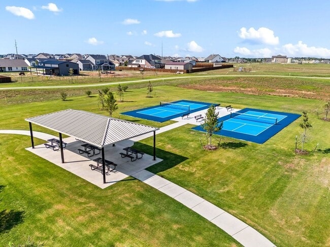 Building Photo - 127 Clearwater Ct