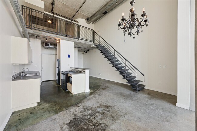 Building Photo - 2000 Bagby St