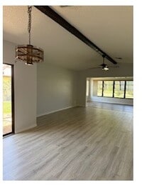 Building Photo - Venice Rental Home