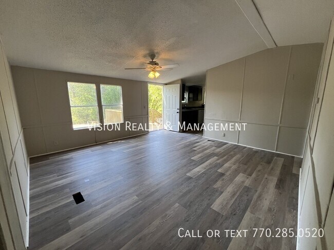 Building Photo - 137 Park W Ct