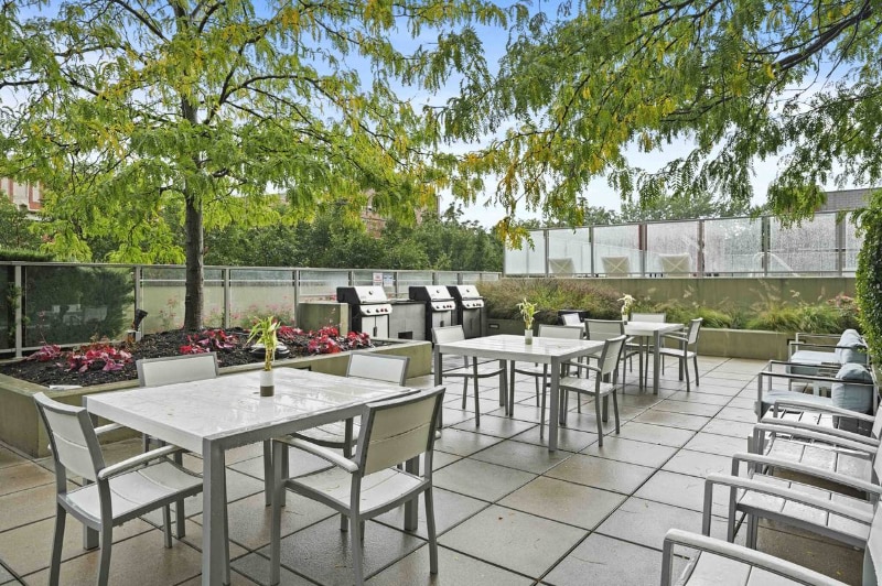 Building Photo - 3768 N Halsted St