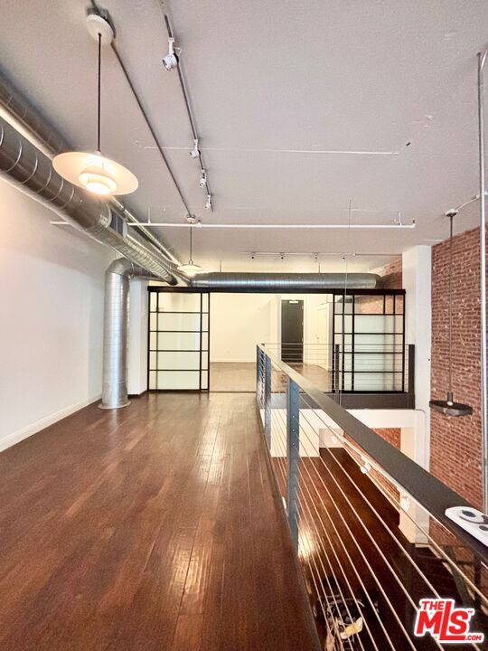 Building Photo - 510 S Hewitt St