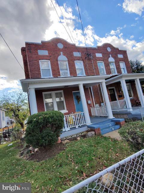 Building Photo - 903 Jackson St NE