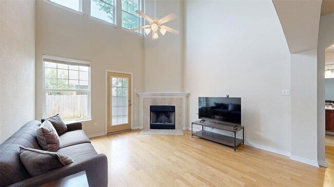 Building Photo - 4307 Spg Hl Dr