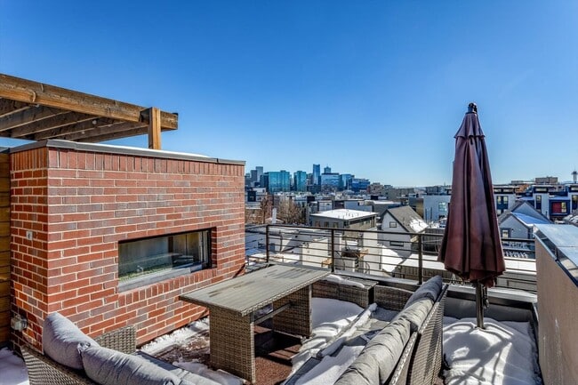 Building Photo - 4-Story Furnished 2BD, 2.5BA LoHi Townhome with Rooftop Deck