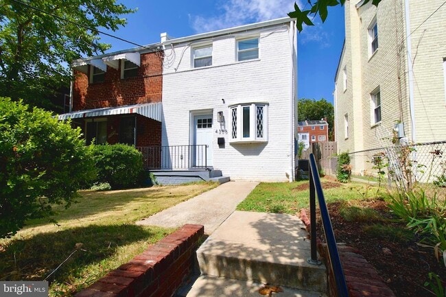 Building Photo - 4356 D St SE
