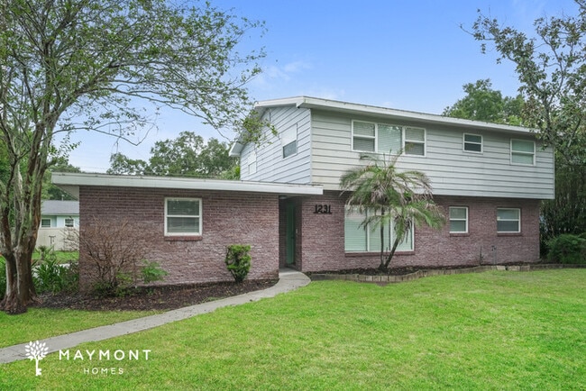 Building Photo - 1231 Greenview Dr