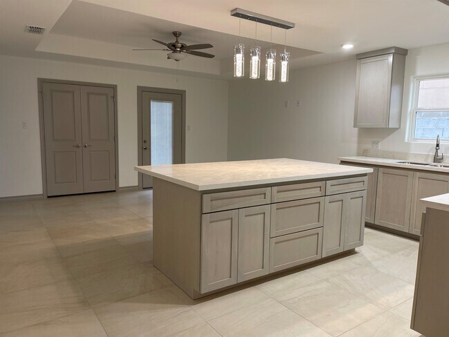 Building Photo - 121 Valladolid Ave