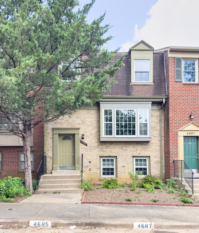 Building Photo - 4685 Forestdale Dr