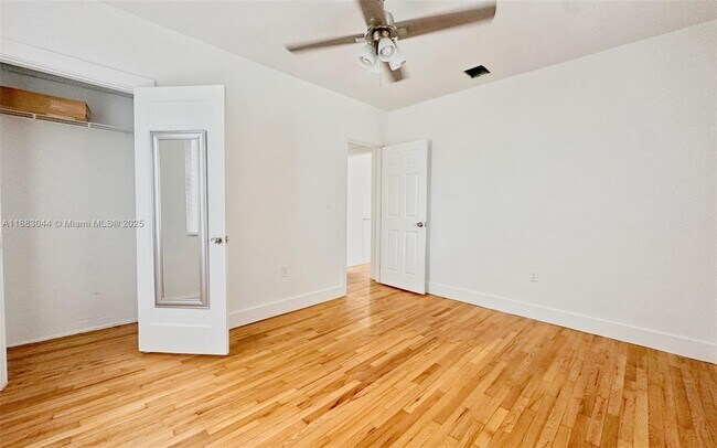 Building Photo - 3770 SW 27th St