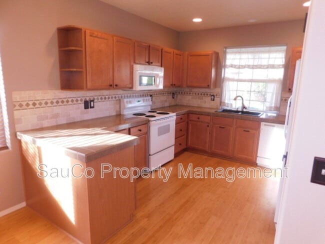 Building Photo - 1218 34th Pl