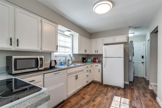 Building Photo - 1100 Thannisch Dr