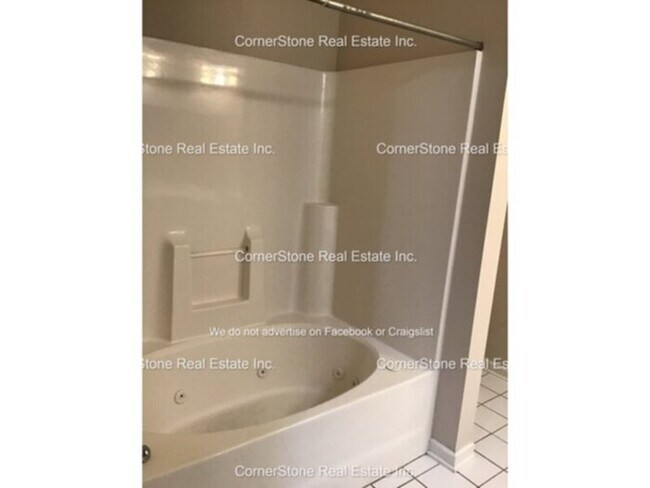Building Photo - 4050 Bardstown Ct