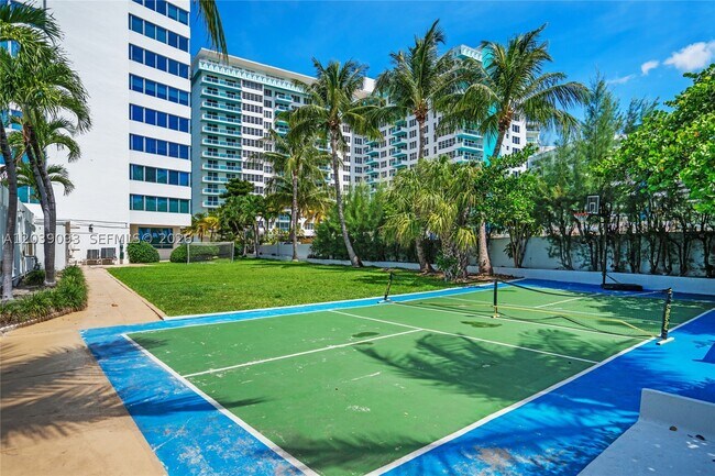 Building Photo - 5055 Collins Ave