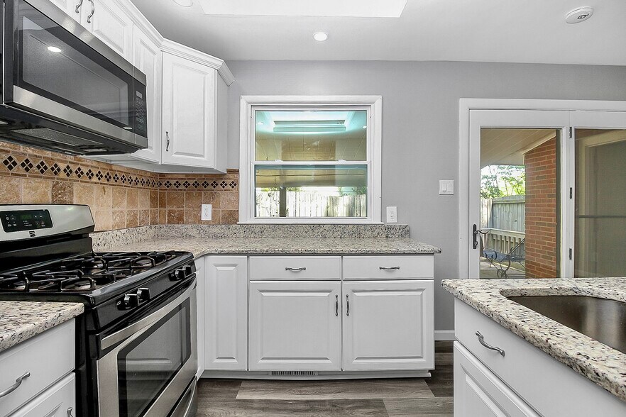 kitchen - 4234 Firwood Ln