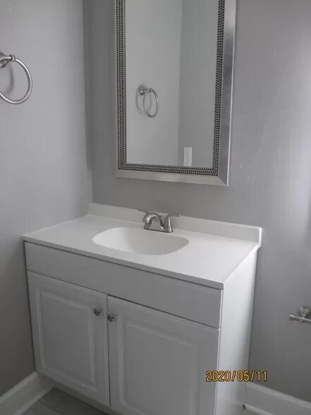 Bathroom #1 - 1743 Mayfair Rd