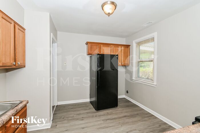 Building Photo - 1180 Bradbury Dr