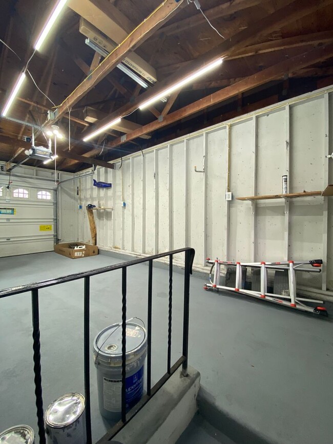 Building Photo - 241 Lafayette Ave