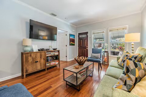 Building Photo - 209 W Osborne Ave