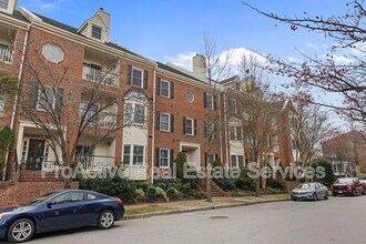 Building Photo - 300 Yarmouth St