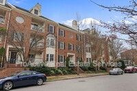 Building Photo - 300 Yarmouth St