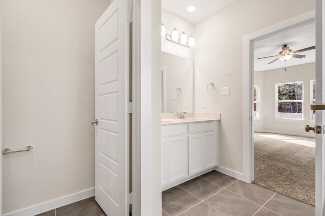 Building Photo - 17925 Canopy Trce Ct